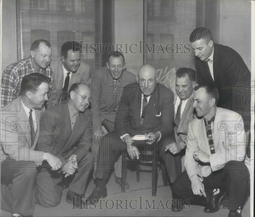 1958 Press Photo Buck Bailey-Washington State&#39;s Baseball Coach and Others - Historic Images