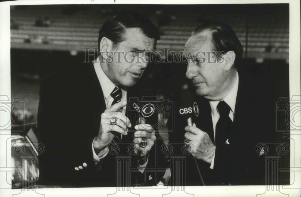 1981 Football coach George Allen and sportscaster Lindsey Nelson - Historic Images