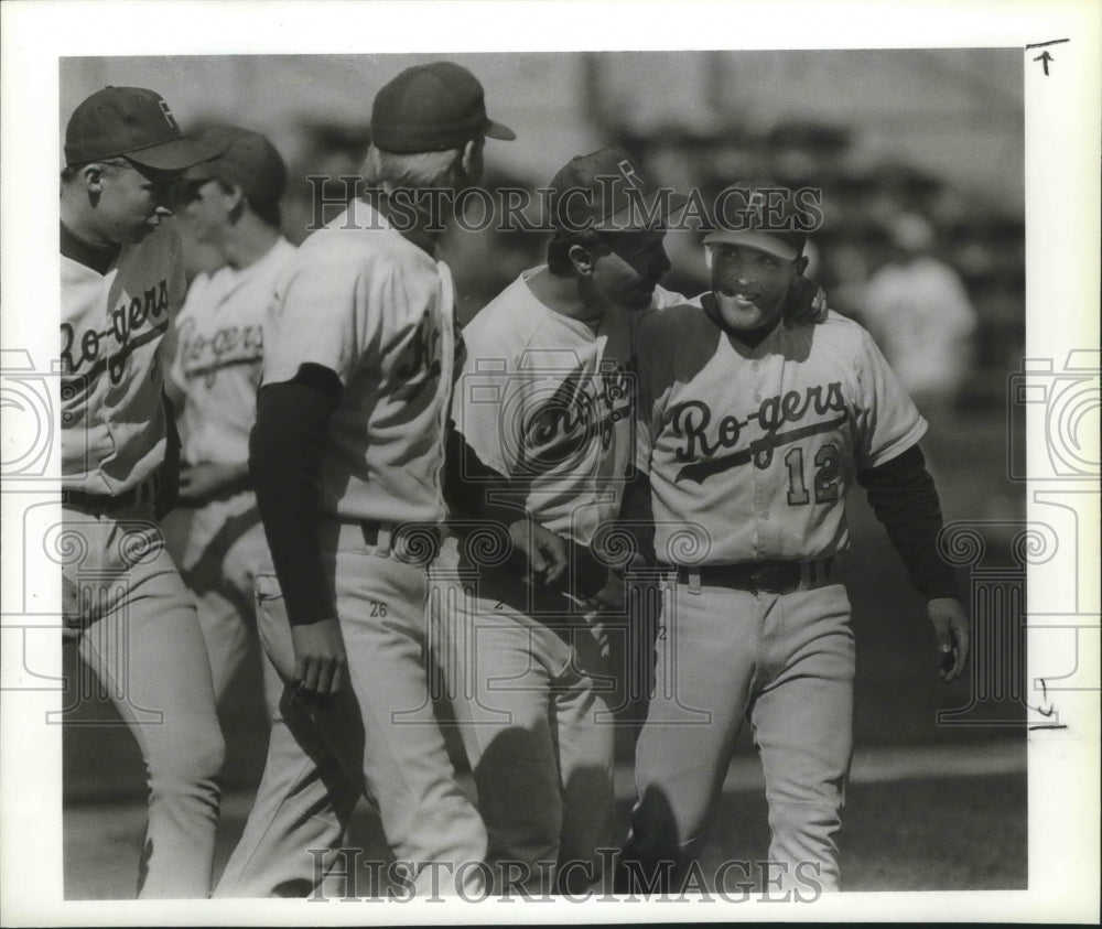 1991 Press Photo John Dressler of Rogers is Congratulated After Game Winning Hit-Historic Images
