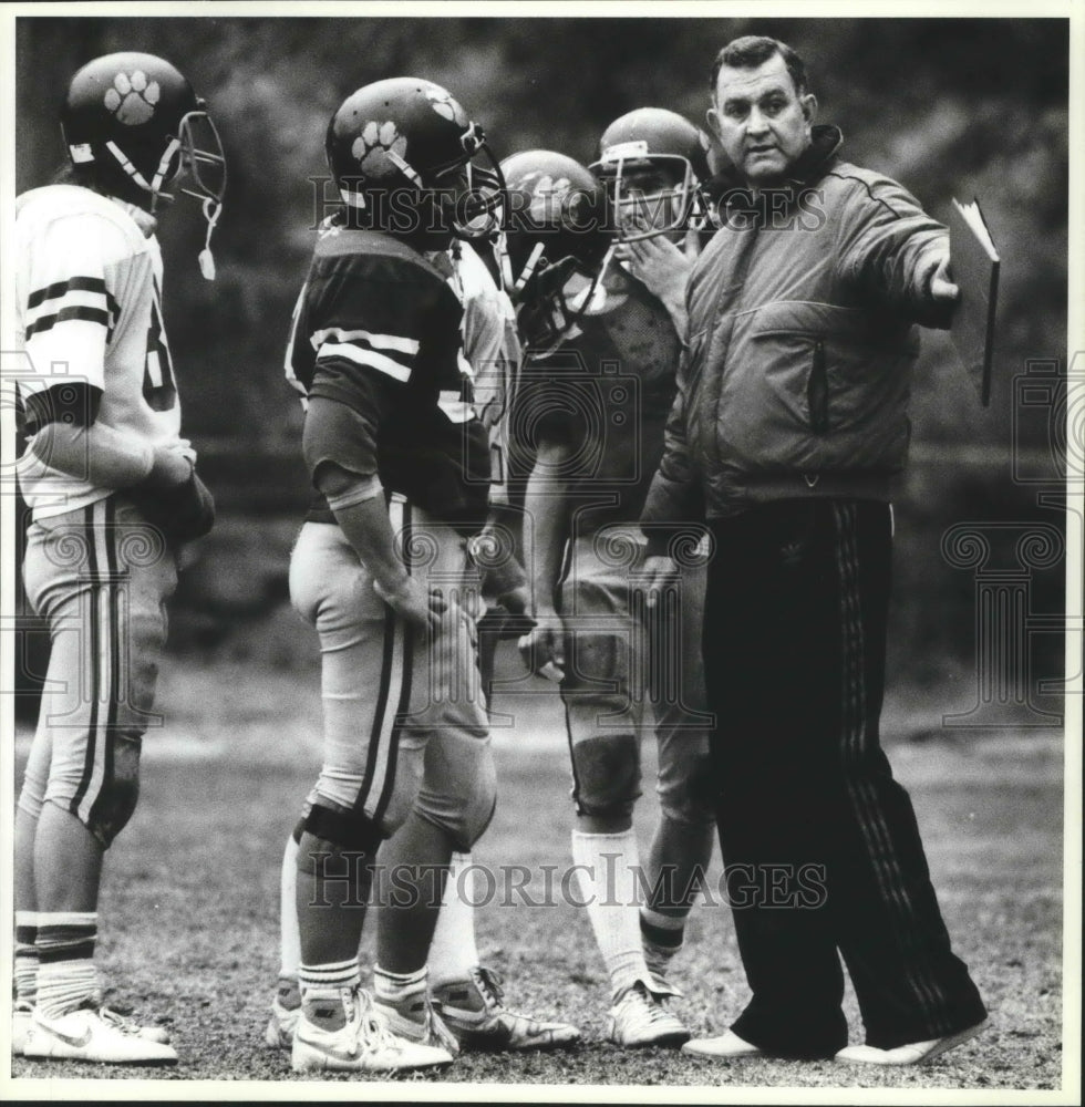 1987 Press Photo John Drager-Milan High School Football Coach and Players-Historic Images