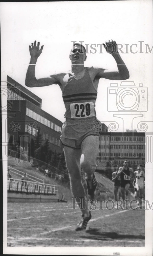 1967 Press Photo Track and field athlete, Dave Fox - Historic Images