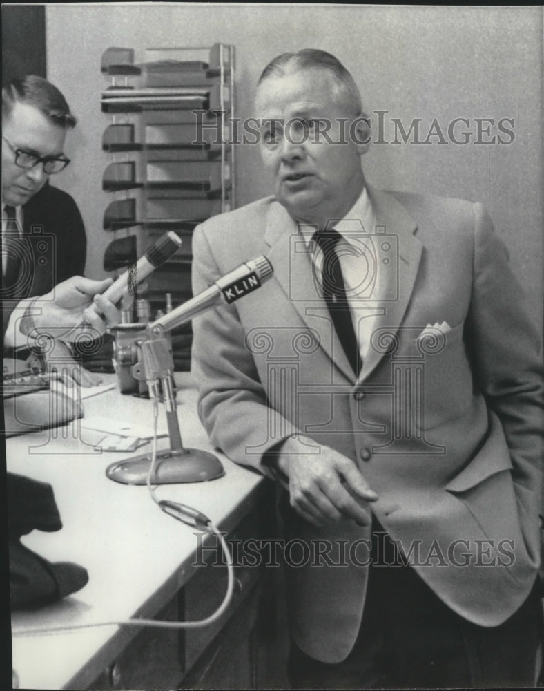 1967 Press Photo Former University of Washington basketball coach Tippy Dye-Historic Images