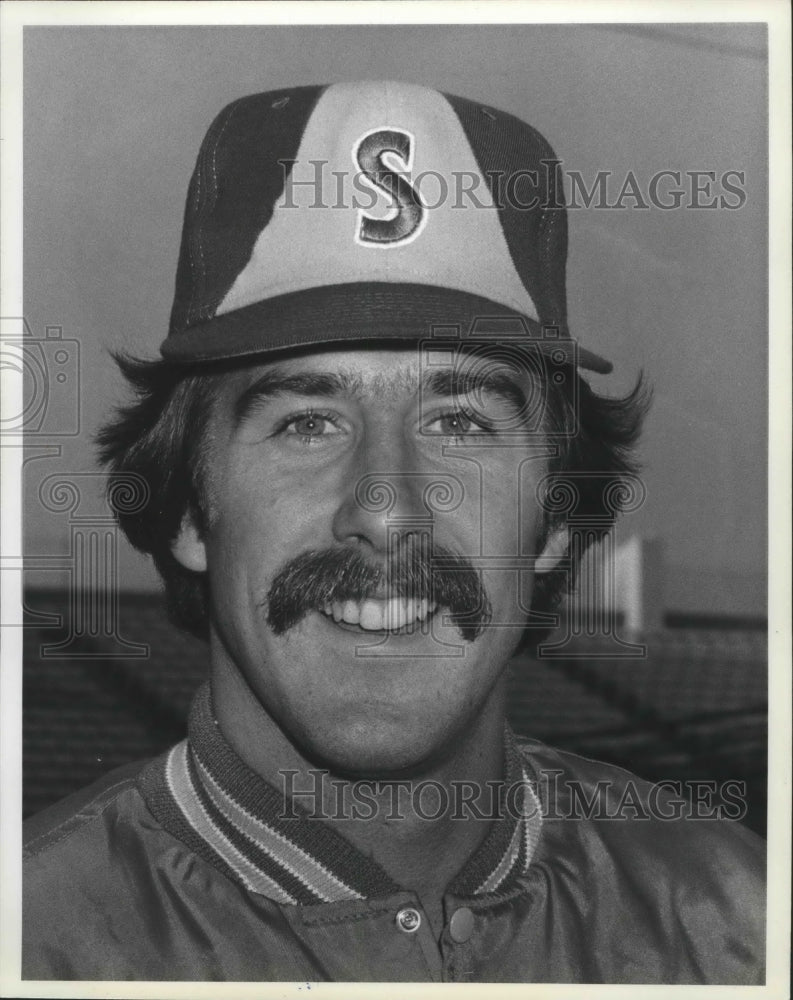 1979 Press Photo Rob Dressler-Baseball Player Beams With Smile - sps02675 - Historic Images