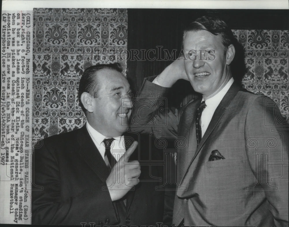 1967 Chicago Bulls basketball's GM, Dick Klein & coach, John Kerr - Historic Images