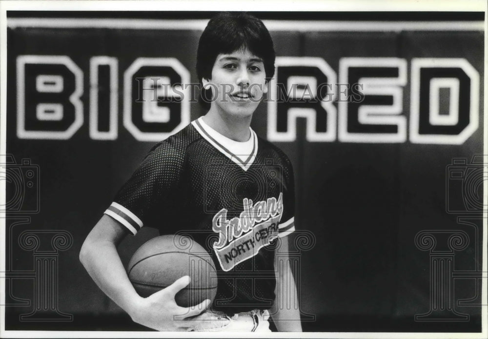 1988 Press Photo Craig Haugen of the North Central Indians Basketball Team - Historic Images