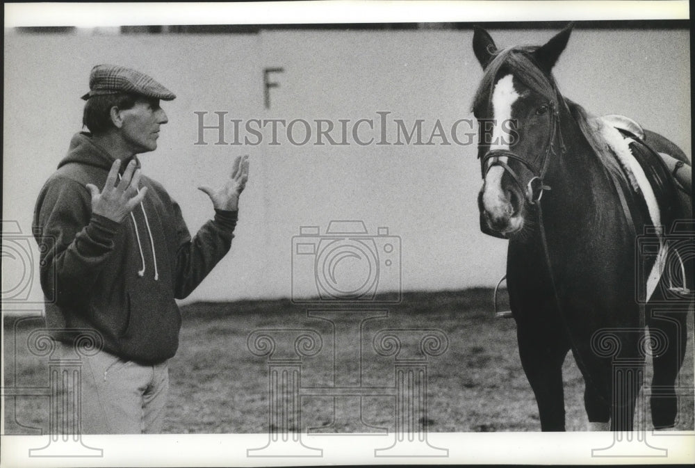 1986 Press Photo Bobo Hangen-Horse Trainer for "Dressage" With Horse - sps03217-Historic Images