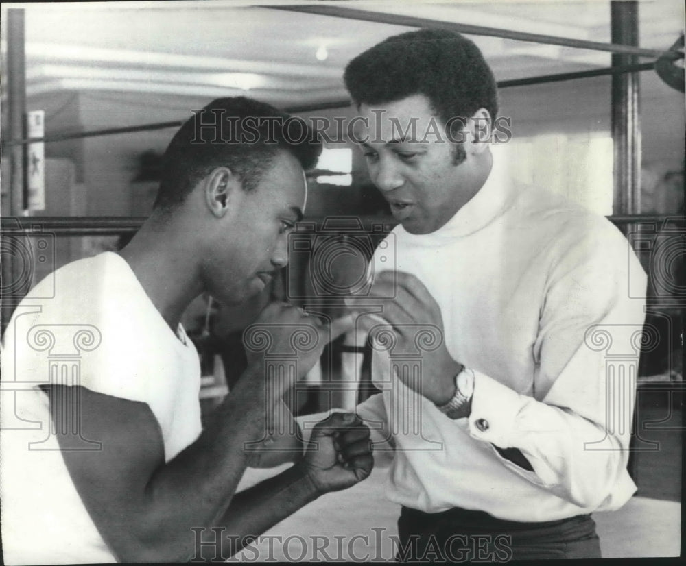 1968 Press Photo Boxer Jimmy Ellis and Charlie Ellis - sps04639-Historic Images
