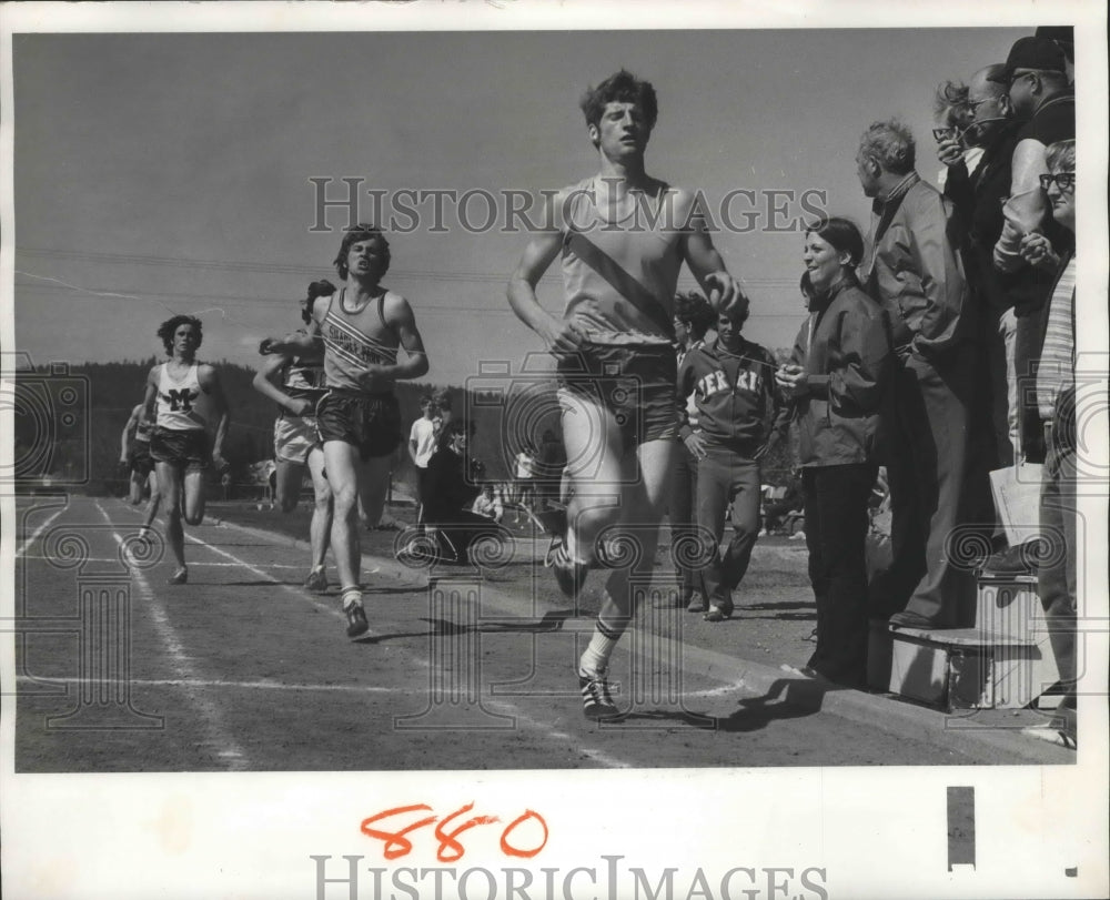 1972 Press Photo Greg Gibson-Connell's Track and Field Athlete Wins Half Mile- Historic Images