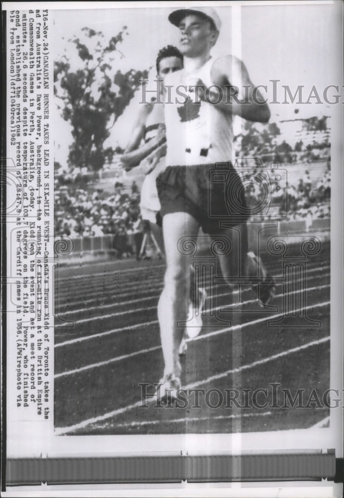 1964 Press Photo Canadian track &amp; field runner, Bruce Kidd, takes the lead-Historic Images