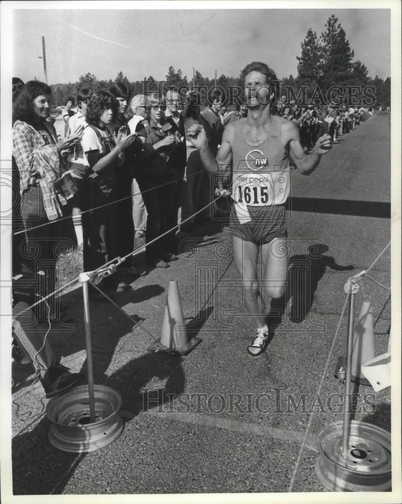 1980 Press Photo Mike Hadway, long distance cross country &amp; track runner- Historic Images