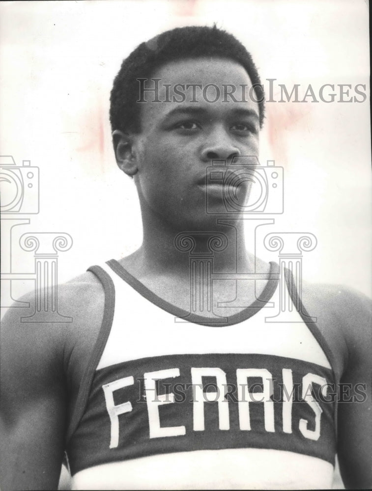 1968 Press Photo Ferris track and field athlete, Larry Goncalves - Historic Images