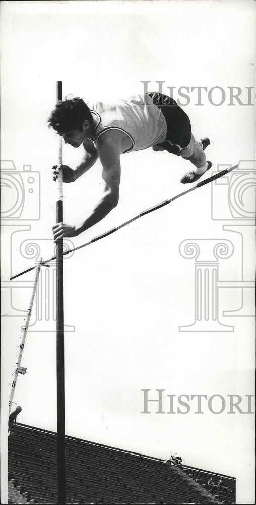 1970 Press Photo Spokane Community's track & field pole vaulter, Rex Gilbert - Historic Images