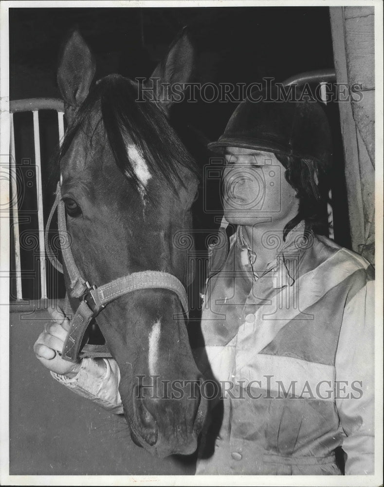 1974 Press Photo Jockey Leonard Gray and horse Tall Ben - sps06659 - Historic Images