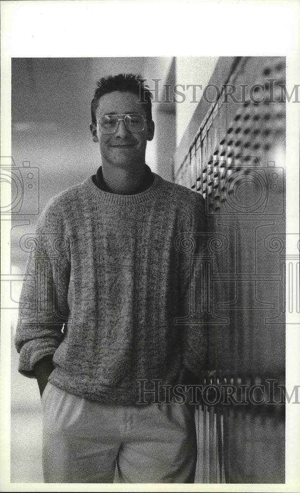 1990 Press Photo Basketball player Jason Gillam locked up honors with 51-points - Historic Images