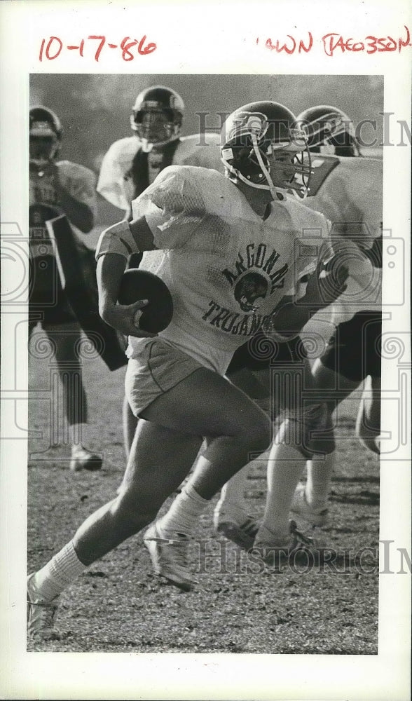 1986 Press Photo WV football player, Tom Gannon, in action - sps07018- Historic Images