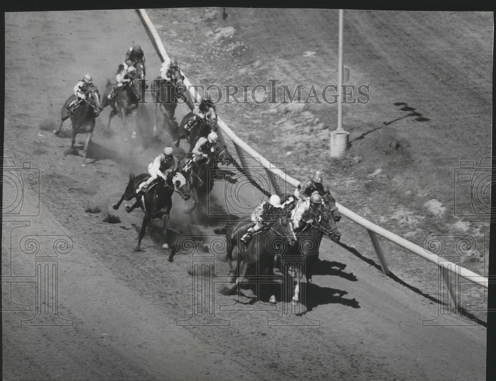 1976 Horse racing jockeys in action-Historic Images