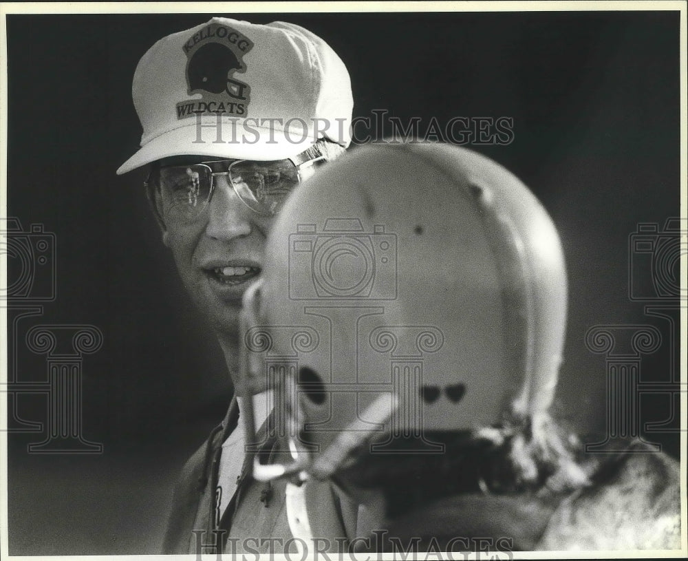 1986 Press Photo Kellogg Wildcats football , Ralph Lowe - sps08339 - Historic Images