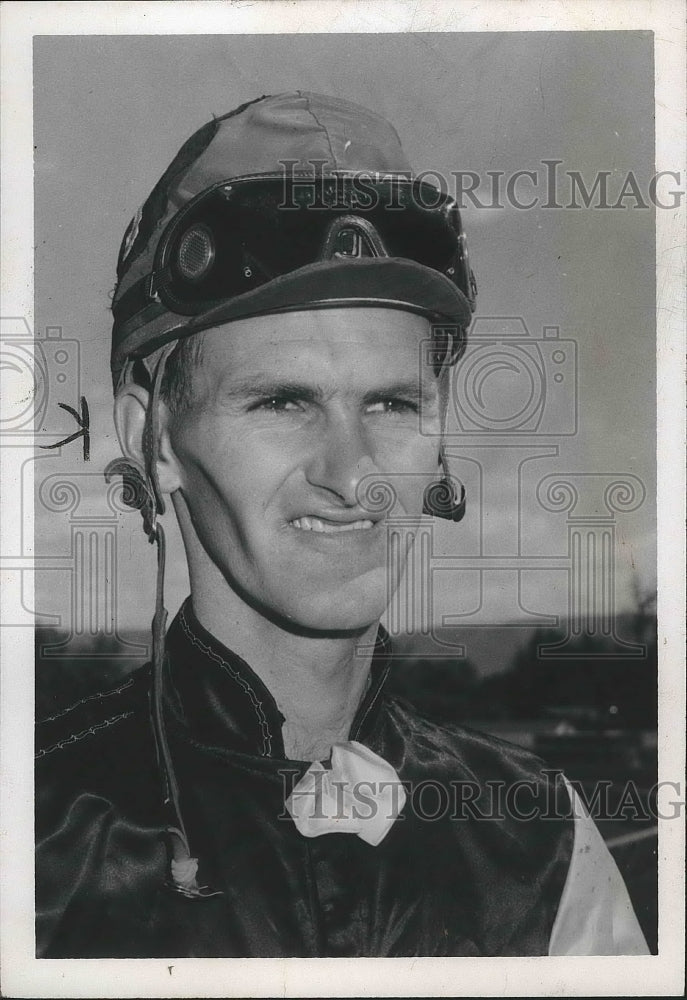 1967 Press Photo Horse racing jockey Richard Wright - sps08484- Historic Images