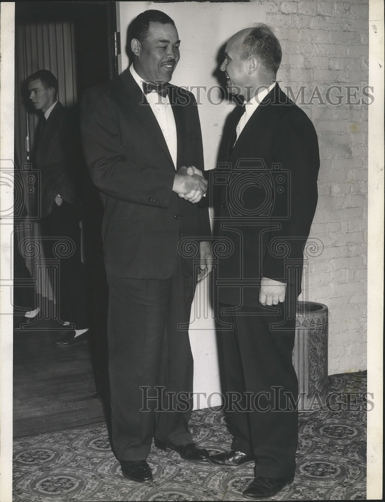 1962 Press Photo Boxing star, Joe Louis meets YCMA boxing coach Ralph Wilkinson-Historic Images