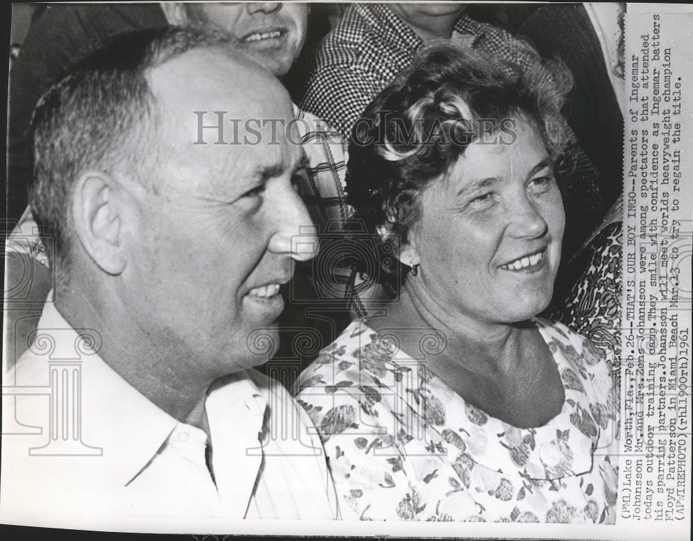 1961 Press Photo Parents of boxing star, Ingemar Johansson, watch him train-Historic Images