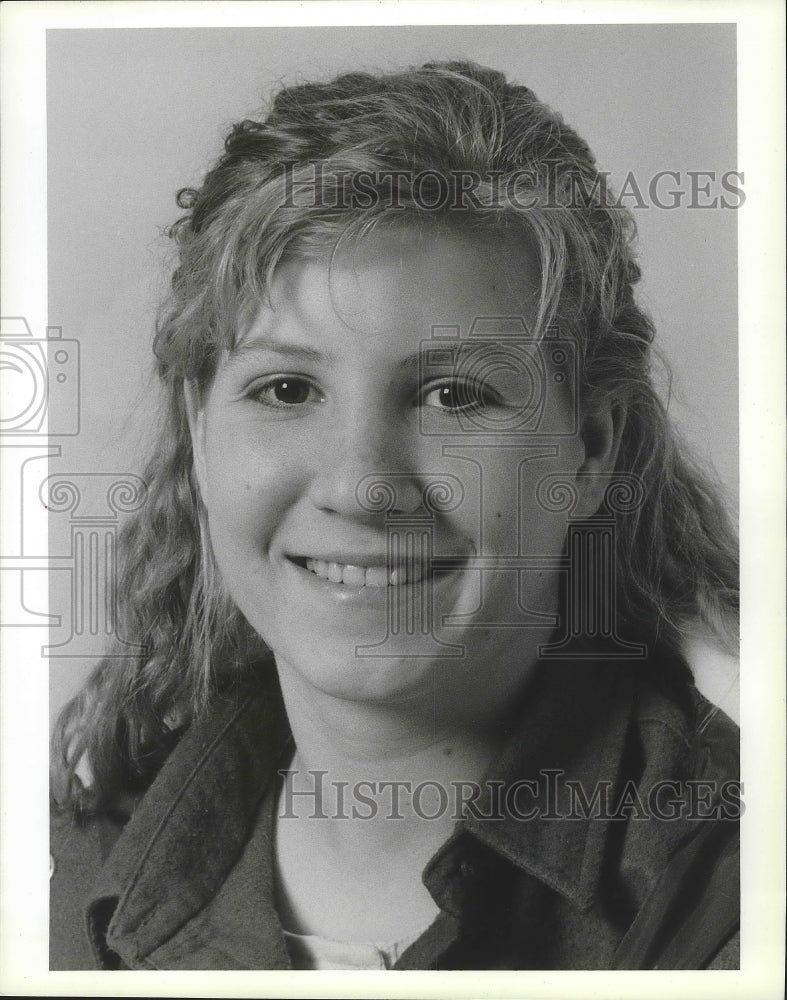 1989 Press Photo Soccer Player Genny Mann Smiles for Photo - sps09463- Historic Images