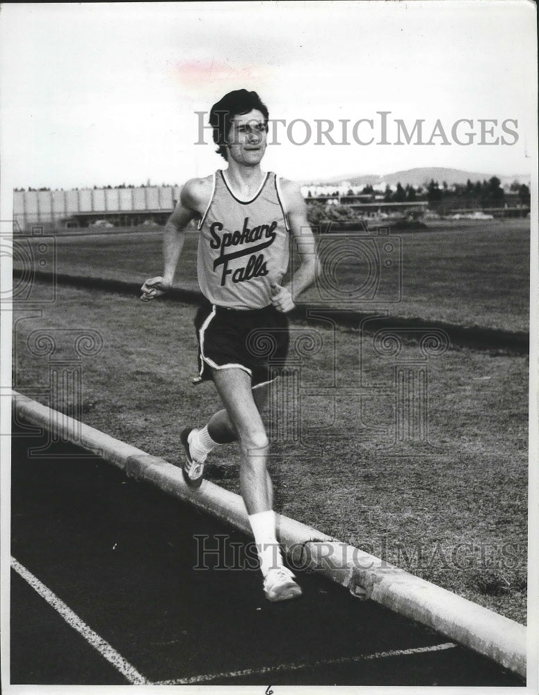 1972 Press Photo Spokane Falls track runner Dave McCarty - sps09698 - Historic Images