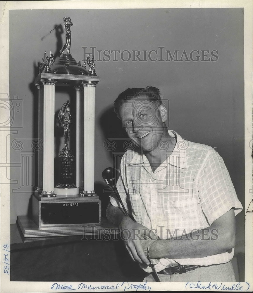 1955 Press Photo Golfer Chad Wendle poses with Moe Memorial Trophy - sps10008- Historic Images