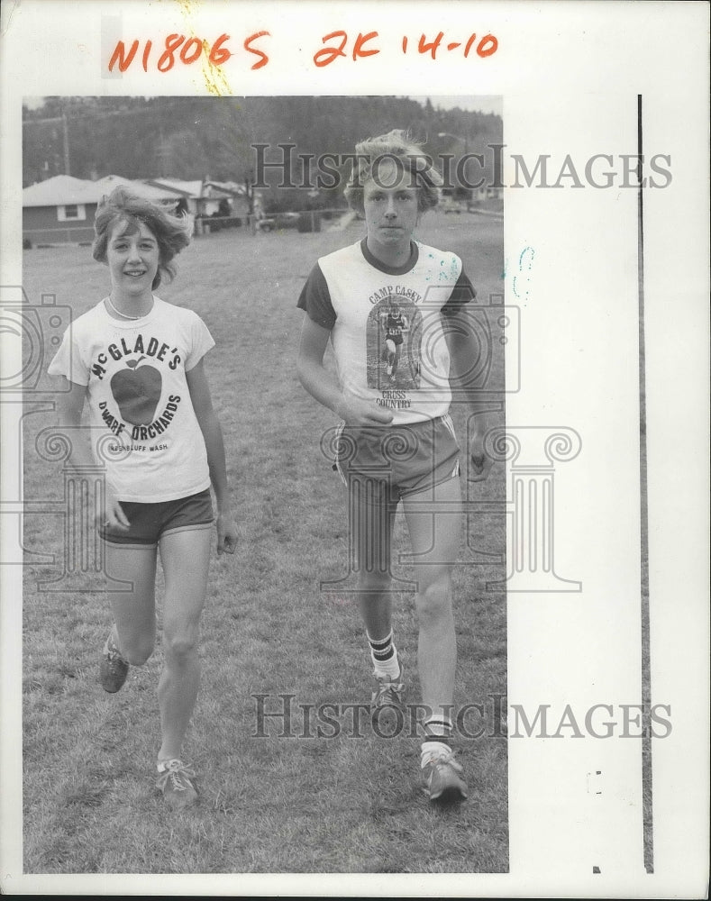 1978 Press Photo Young track athlete, Brenda McGlade with Mike McGlade - Historic Images