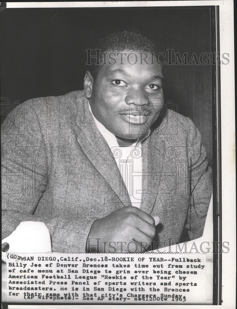 1963 Press Photo Football player Billy Joe at a cafe - sps10061 - Historic Images