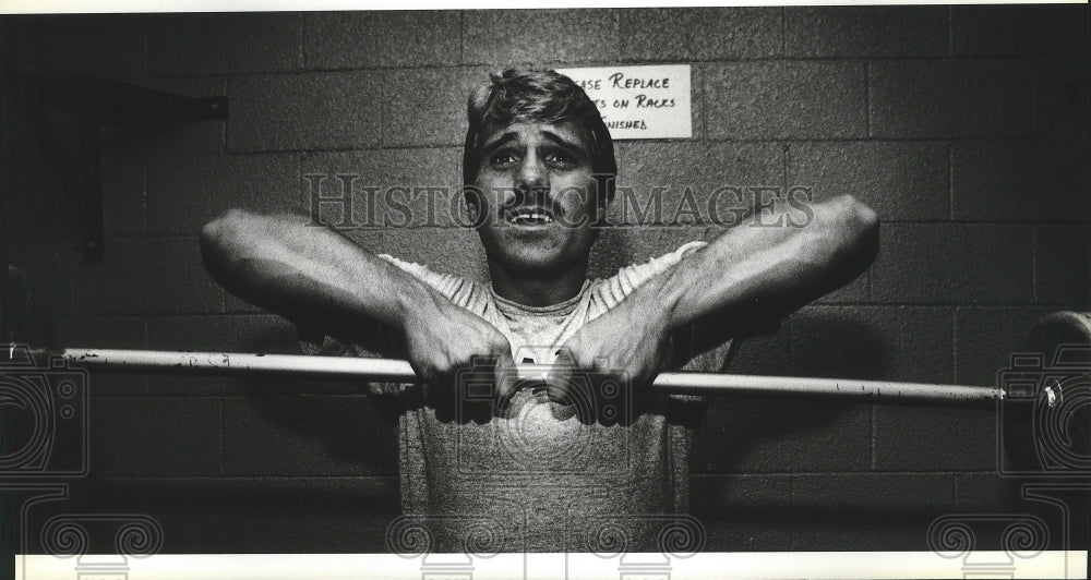 1986 Press Photo Idaho football player, Calvin Loveall, works out - sps10116 - Historic Images