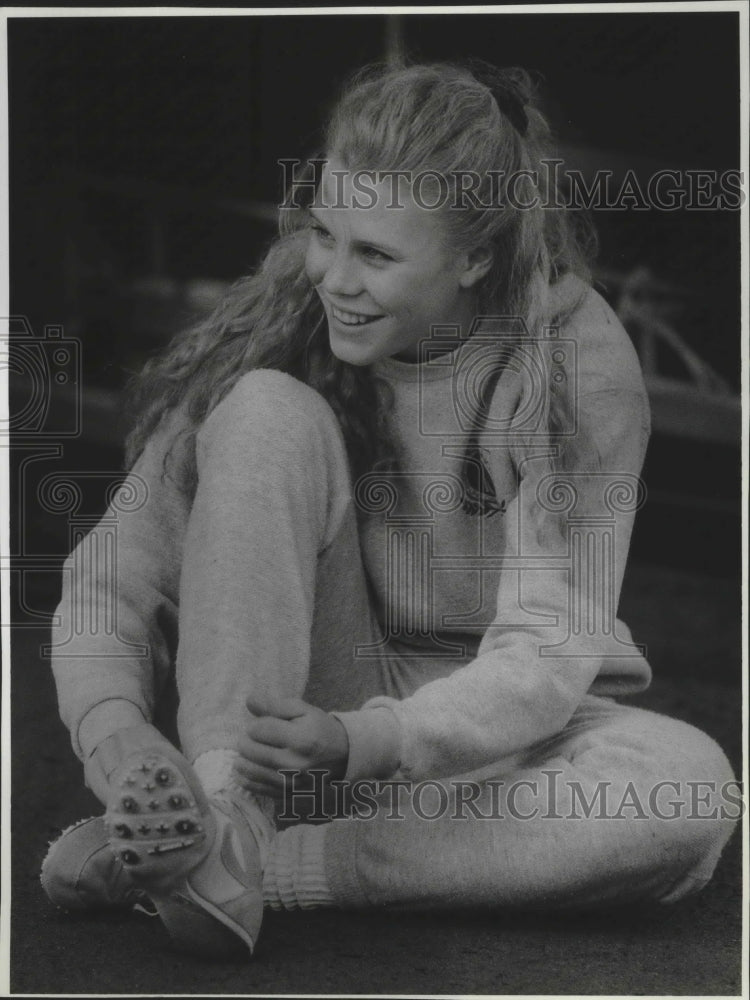 1990 Press Photo North Central track &amp; field high jump champion, Wendy Wilson-Historic Images