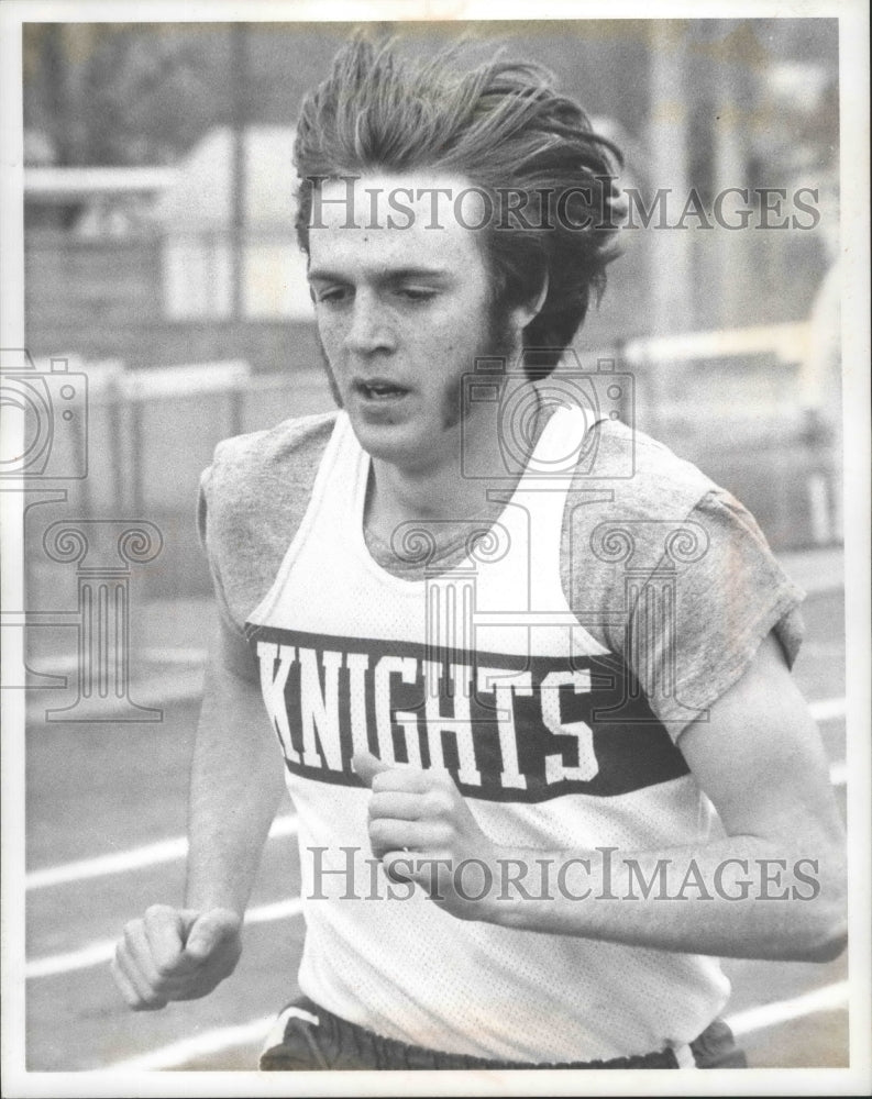 1975 Press Photo EV Knights track and field athlete, Mike Wilson - sps10490 - Historic Images