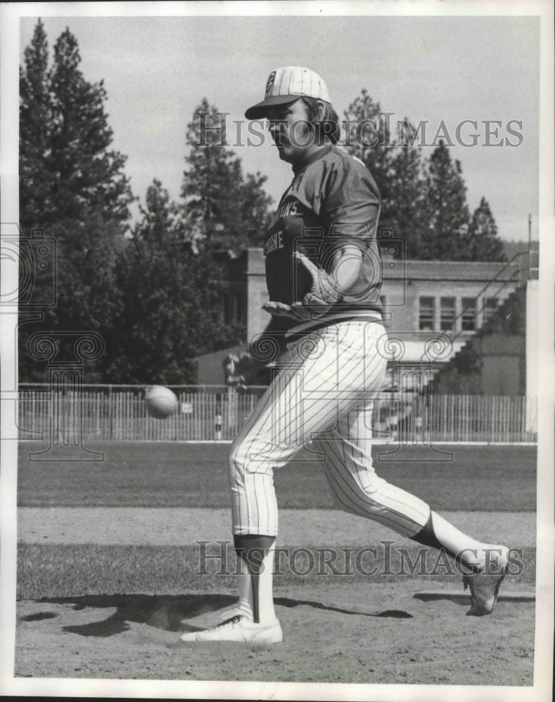 1973 Press Photo Softball player, Woody Woodard - sps10512-Historic Images