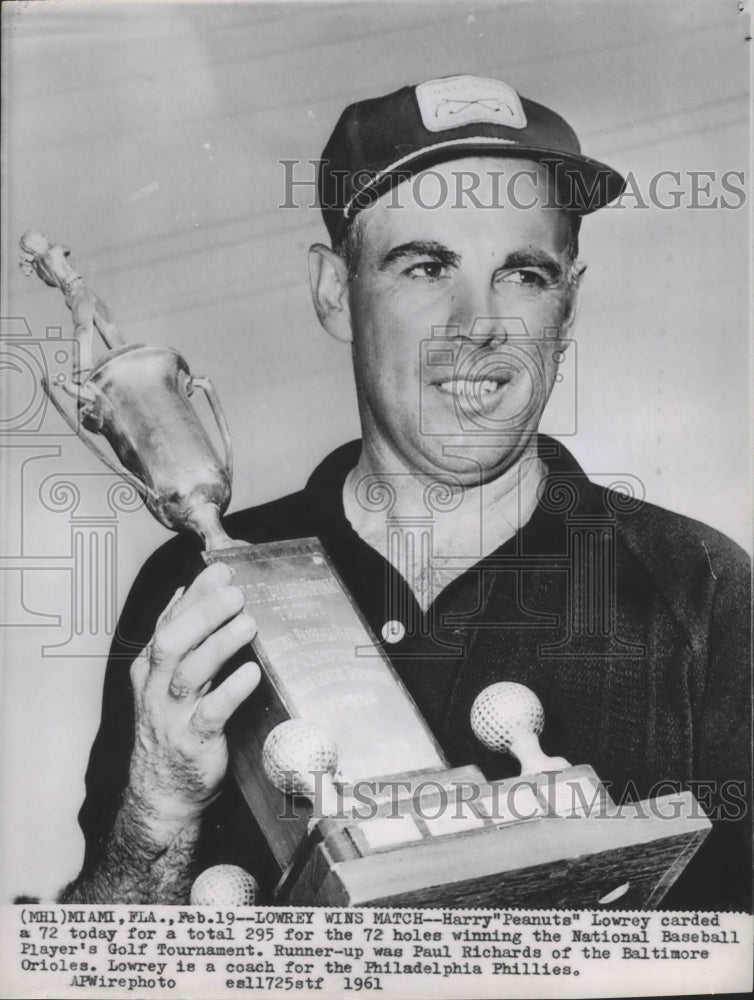 1961 Press Photo Harry Lowrey Holds His Trophy After Winning Golf Tournament- Historic Images