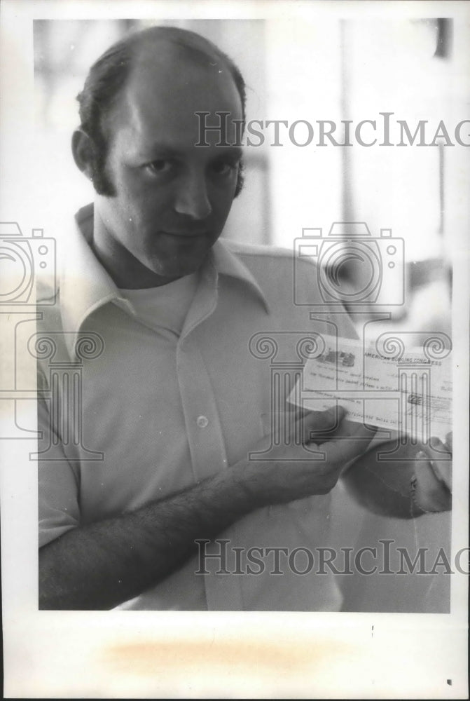 1973 Press Photo Bowler Gerry Loveless Shows Off His Winnings - sps10565 - Historic Images