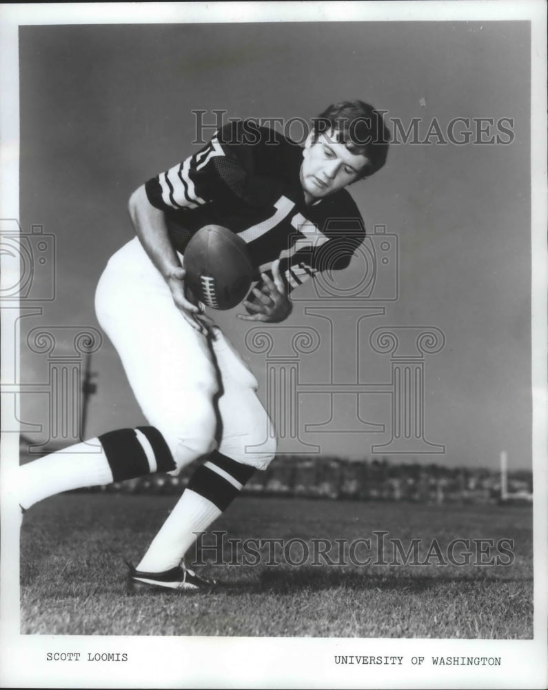 1972 Press Photo University of Washington Football Player Scott Loomis Catches-Historic Images