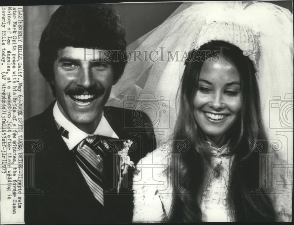 1973 Press Photo Olympic swim star Mark Spitz poses with his bride, Susan Weiner- Historic Images