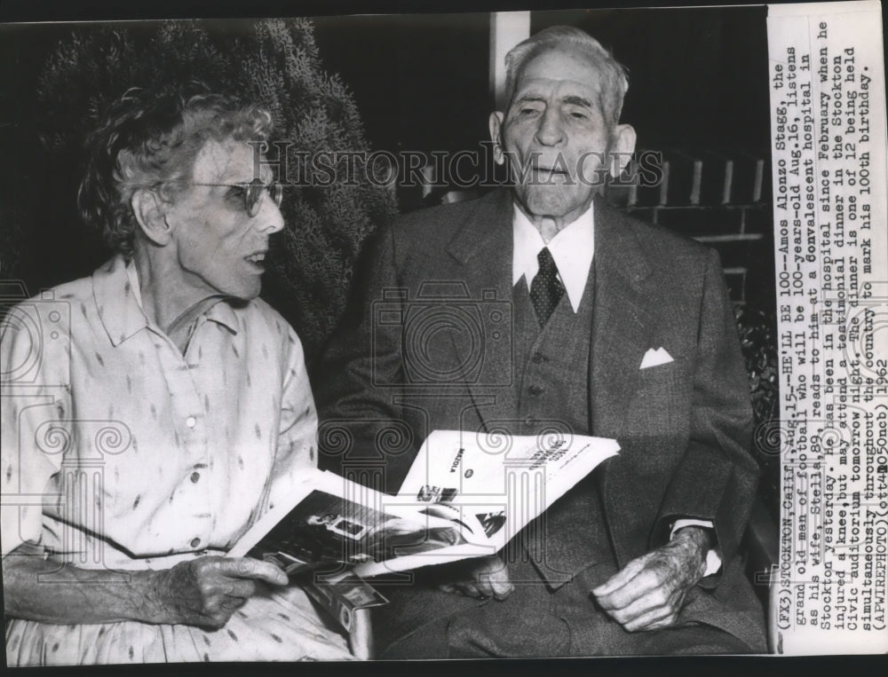 1962 Press Photo Football legend, Amos Alonzo Stagg with his wife, Stella- Historic Images