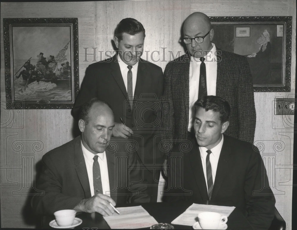 1963 Press Photo Spokane amateur boxing enthusiasts plan for winter programs.- Historic Images