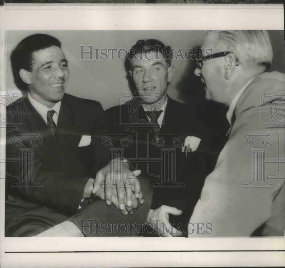 1953 Press Photo Boxing champ, Randy Turpin with his manager George Middleton-Historic Images