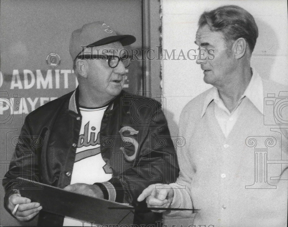 1974 Press Photo Del Wilbur and Sid Huson go over opponents - sps11885- Historic Images