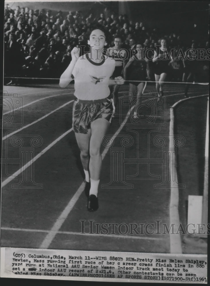 1961 Press Photo Helen Shipley wins at National Women Indoor track meet-Historic Images