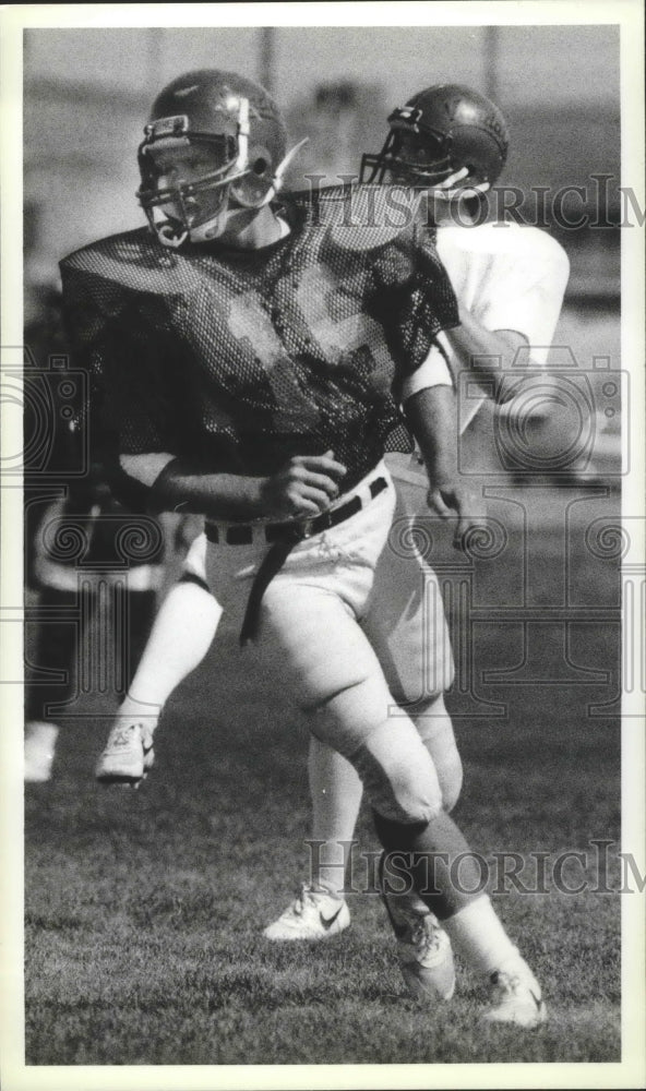 1986 Press Photo Mark Tidd Runs During Practice - sps12357-Historic Images