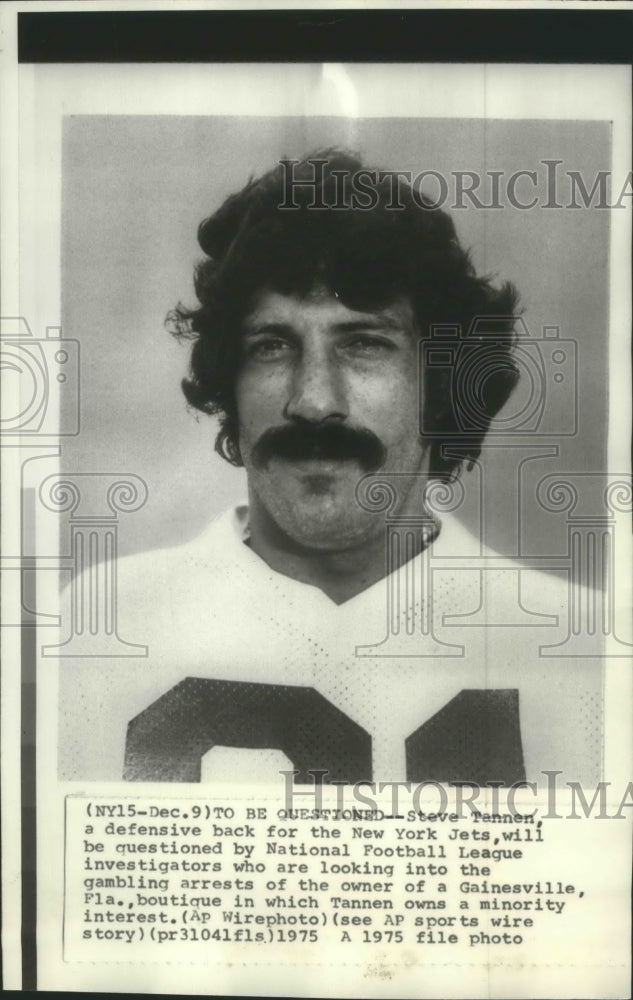 1975 Steve Tannen, defensive back for New York Jets to be questioned - Historic Images