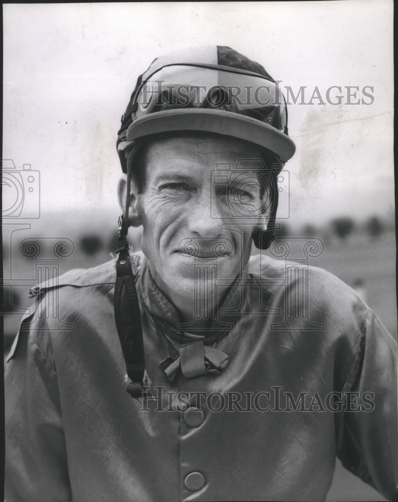 1982 Press Photo Jockey Gilbert Simonis - sps12757 - Historic Images