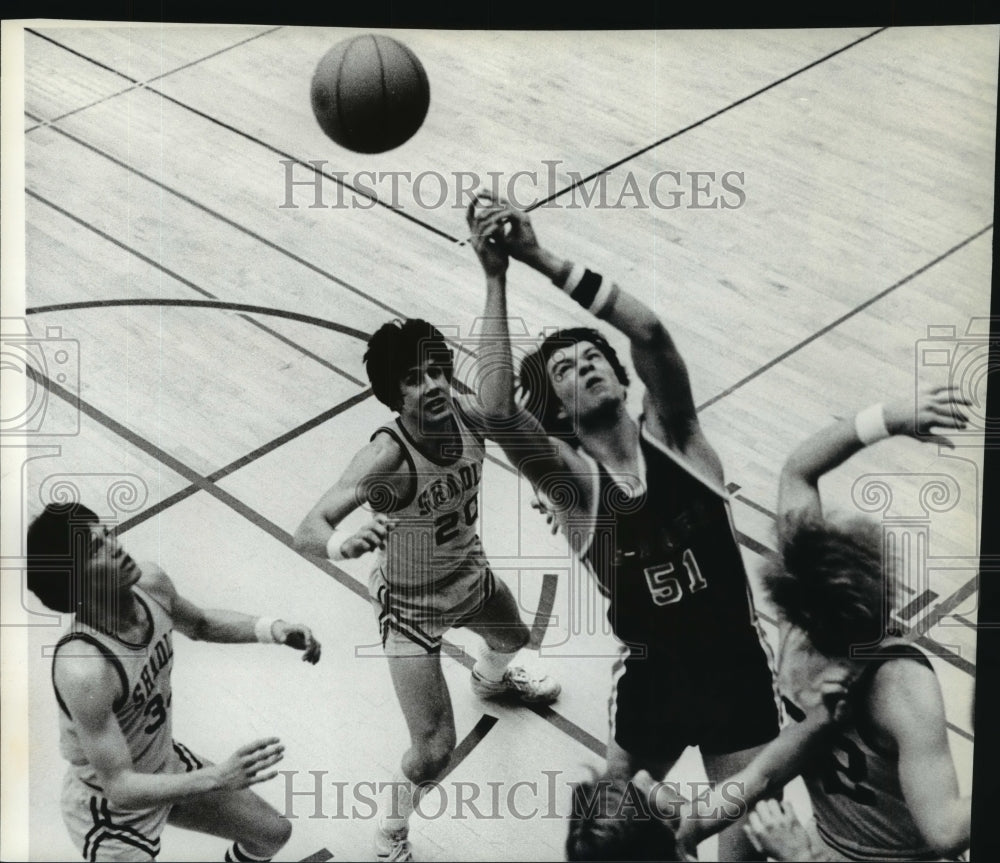 1979 Press Photo Jeff Potter, Redmond High School basketball, fights for ball- Historic Images