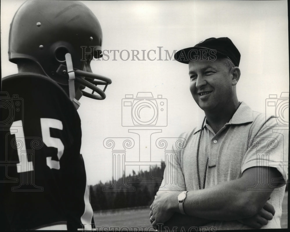 1967 Press Photo Spokane Community College football Coach Dwight Pool &amp; Mike Moe- Historic Images
