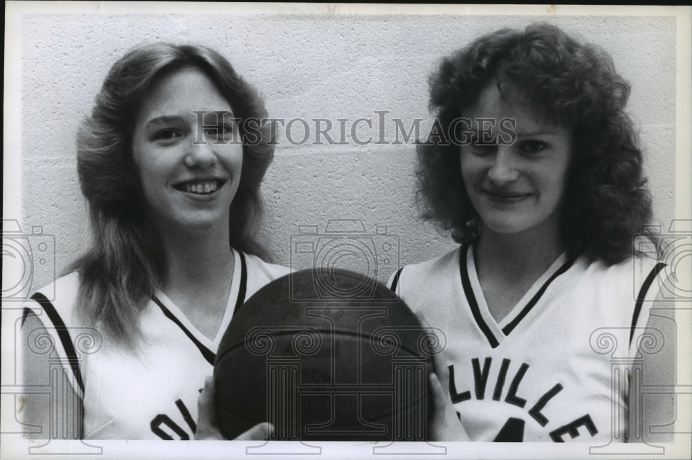 1979 Press Photo Basketball players Bobbi and Heidi Porter - sps13060 - Historic Images