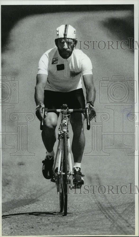 1988 Press Photo Mike Trail Bicyclist - sps13390- Historic Images