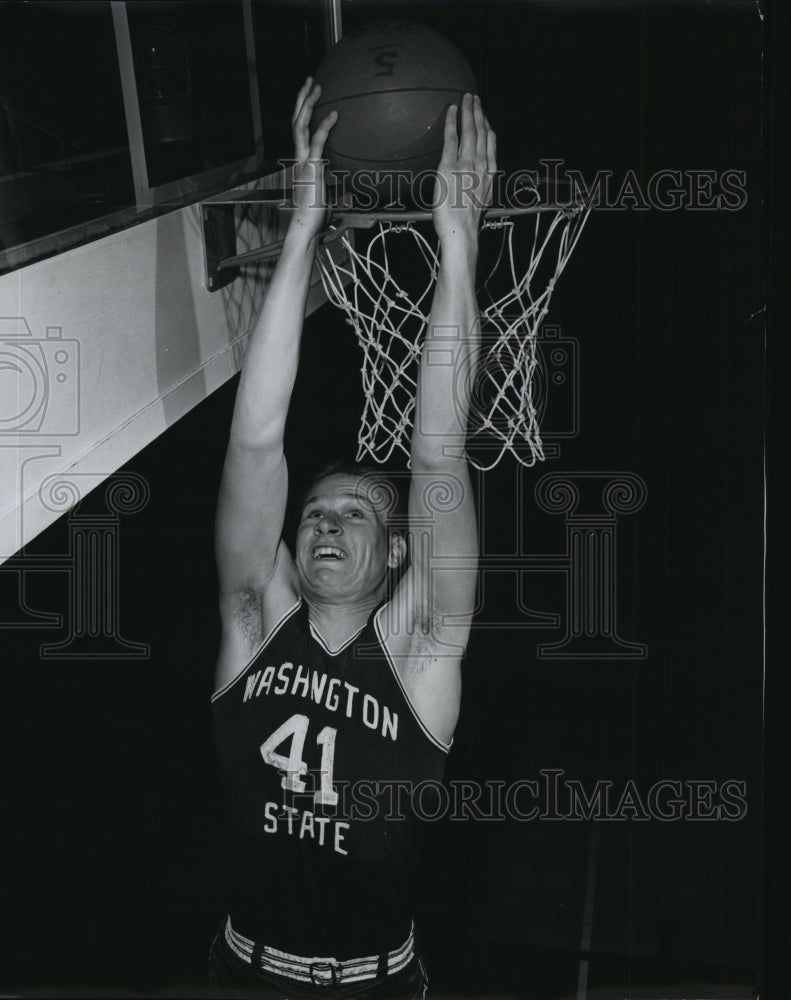 1961 Press Photo Washington State Basketball Player Charlie Sells, Dunking- Historic Images